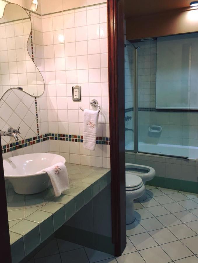 Hotel Aeropuerto Ezeiza Casa De Mr 몬테 그란데 외부 사진